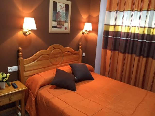 Hostal Argentina Касерес Экстерьер фото