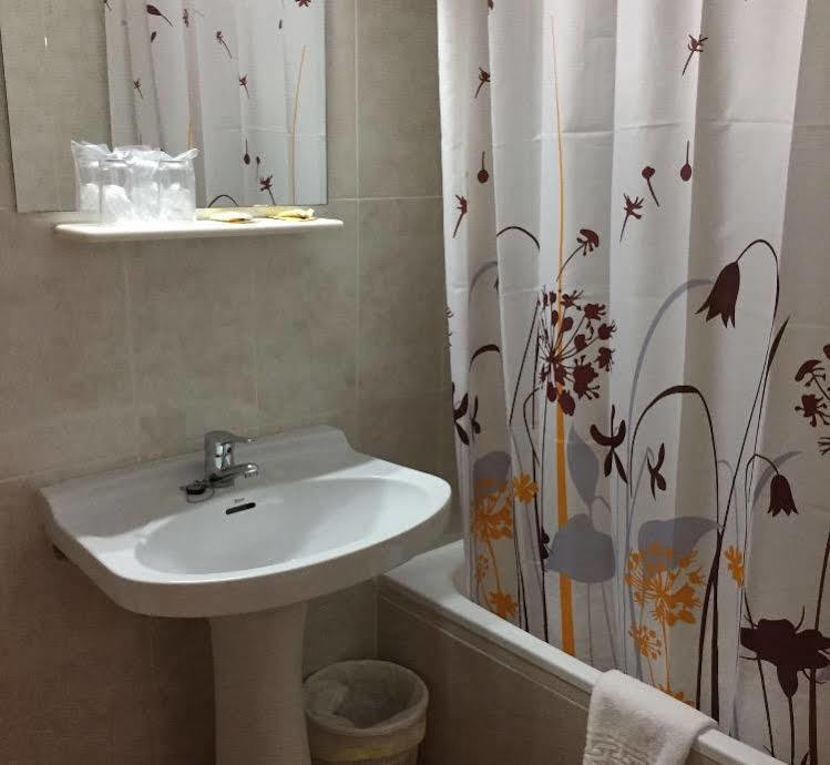 Hostal Argentina Касерес Экстерьер фото