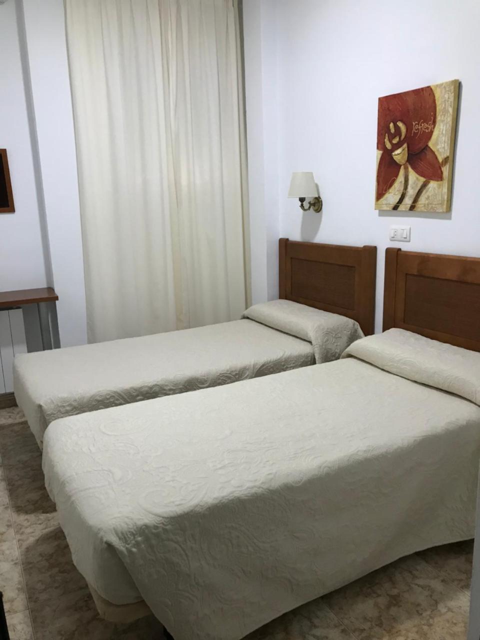 Hostal Argentina Касерес Экстерьер фото